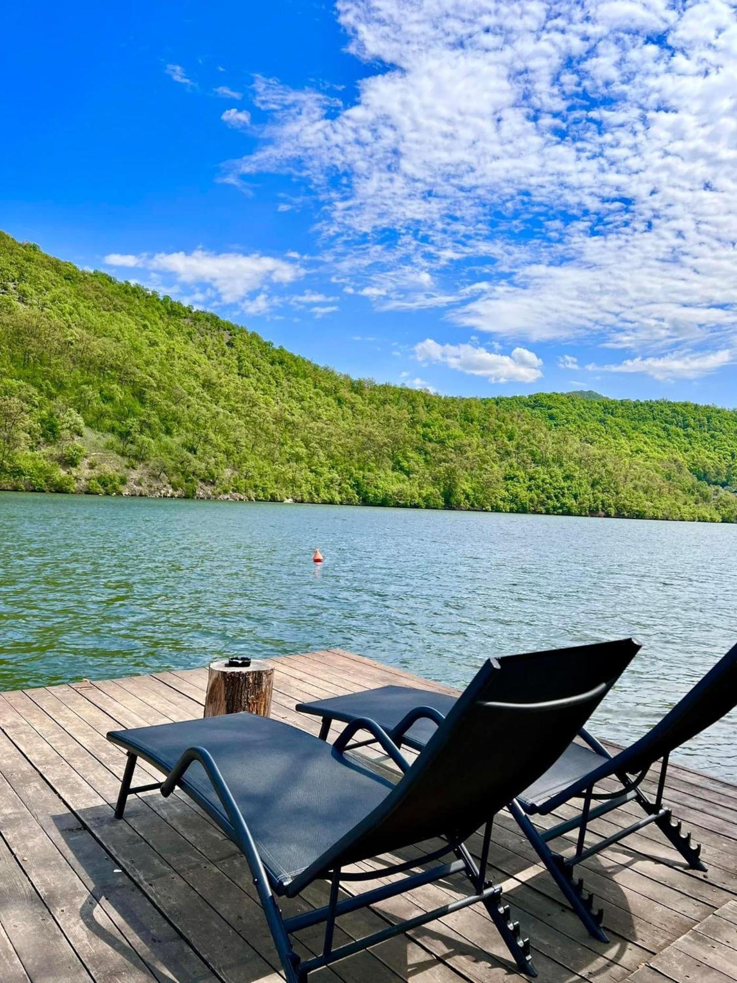 Ana - Golful Bahna Lodge Orşova